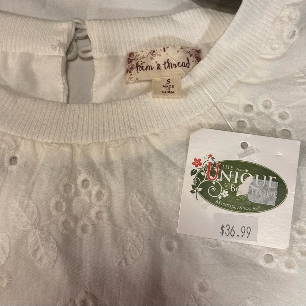 Hem & Thread White Eyelet Floral Sleeveless Boho Top NWT S - Picture 4 of 9